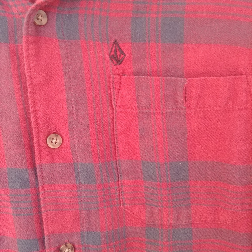 Volcom button shirt - Picture 3 of 3